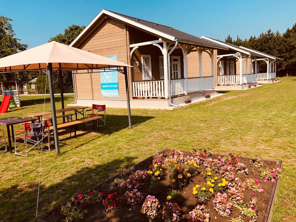 Club Thermal Village Cegléd Exterior photo